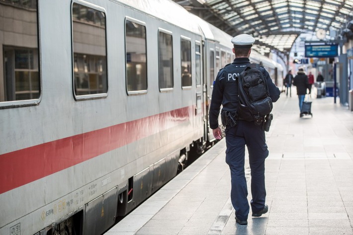 Bundespolizeidirektion München: Ein Wiedersehen noch vor Dienstbeginn/ Bundespolizei ertappt syrischen Migranten ein zweites Mal