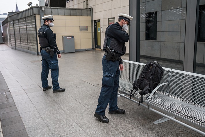 BPOL NRW: Vergessener Koffer sorgt für Räumung am Hauptbahnhof: Bundespolizei appelliert an Reisende
