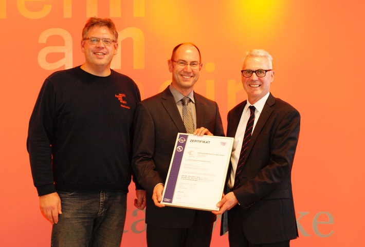 DQS GmbH zertifiziert deutschlandweit erstes Stadtwerk nach ISO 27019