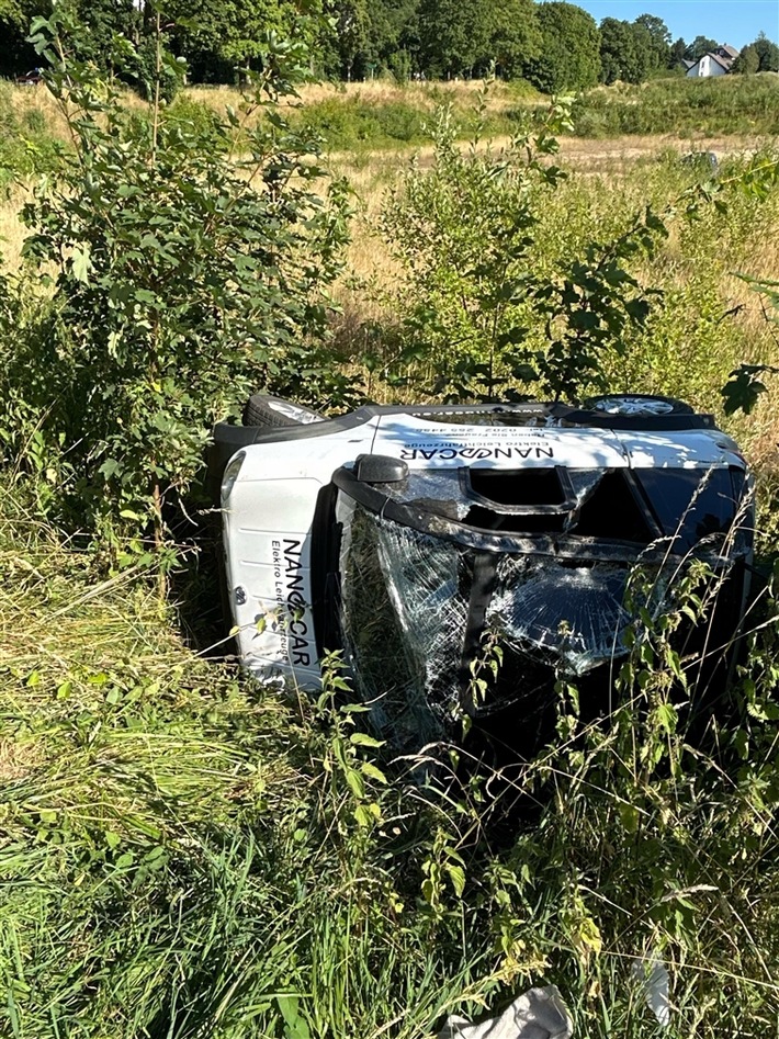 POL-GM: Nach Überschlag leicht verletzt