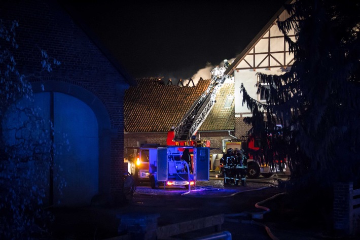 POL-HM: Brand einer Scheune in Aerzen