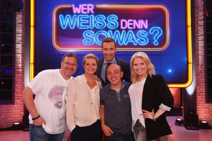 Das Erste: "Wer weiß denn sowas?" - Das schlaue Wissensspiel mit Bernhard Hoëcker und Elton, moderiert von Kai Pflaume
Die Woche vom 10. August bis zum 14. August 2015, um 18:00 Uhr im Ersten