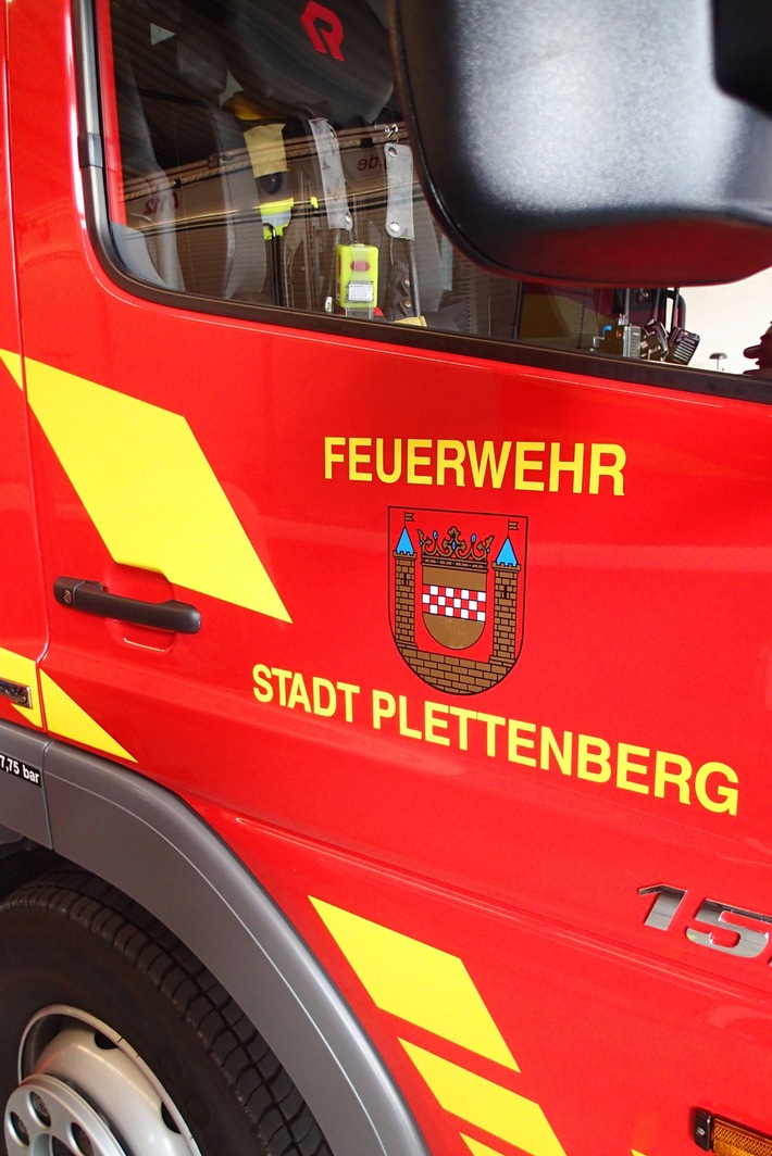 FW-PL: Rauchender PKW sorgte für Feuerwehreinsatz am Plettenberger Hestenbergtunnel