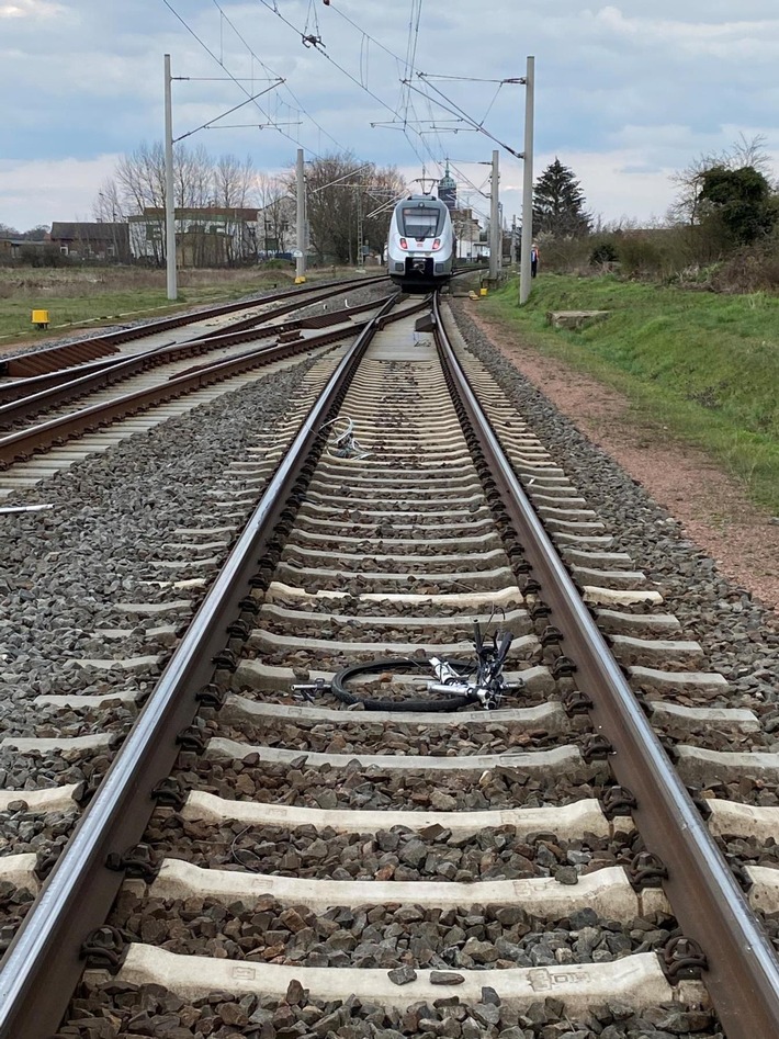 BPOLI MD: Regionalbahn kollidiert mit Fahrrad: Zeugenaufruf