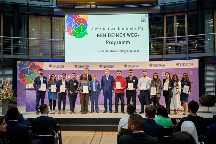 GEH DEINEN WEG: Netto fördert Stipendienprogramm für junge Menschen mit Zuwanderungsgeschichte