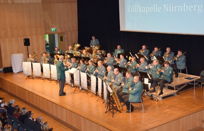 60 Jahre Zollkapelle Nürnberg - Festkonzert in der Freiheitshalle Hof
Musikalisches Potpourri mit 350 begeisterten Gästen