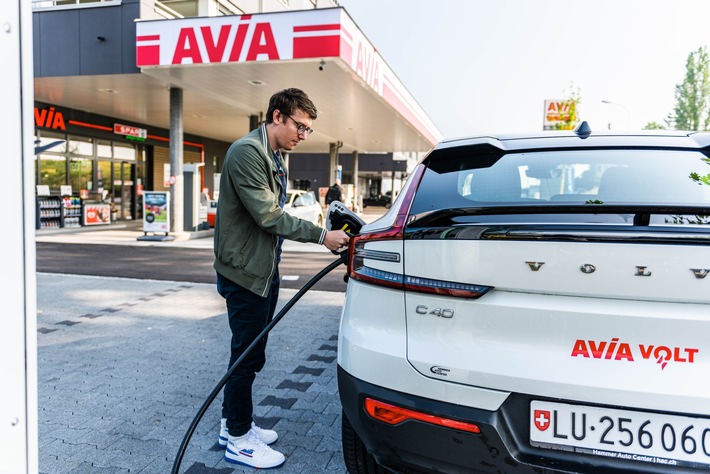 AVIA VOLT devient la première marque suisse à atteindre un million de points de recharge en Europe