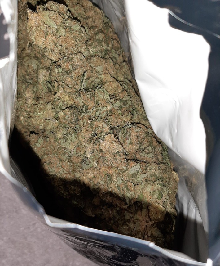 HZA-SI: Drogen bis unters Dach Zoll entdeckt bei Kontrolle 53 Kilogramm Marihuana