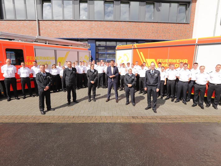 FW Hannover: Neue Ausbildungsjahrgänge der Feuerwehr Hannover gestartet