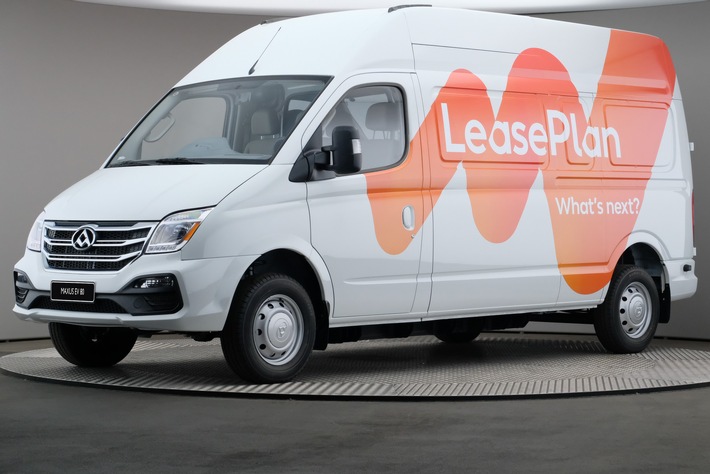 Exklusive Partnerschaft: LeasePlan und SAIC bringen den ersten großen emissionsfreien Transporter nach Europa
