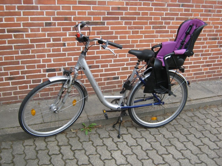 POL-SE: Wedel - Ladendiebin lässt Fahrrad zurück