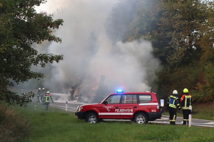 POL-PDWIL: LKW-Brand auf der B51