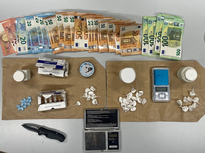 POL-K: 251202-1-K Drogen und mutmaßliches Dealgeld bei Verkehrskontrolle sichergestellt - Wohnungsdurchsuchung führt zu weiteren Funden
