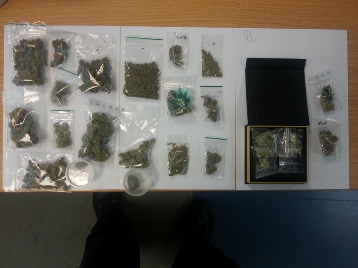 BPOLI MD: Starker Marihuana Geruch: Bundespolizei stellt bei vier Personen Vielzahl an Drogen am Hauptbahnhof Magdeburg sicher