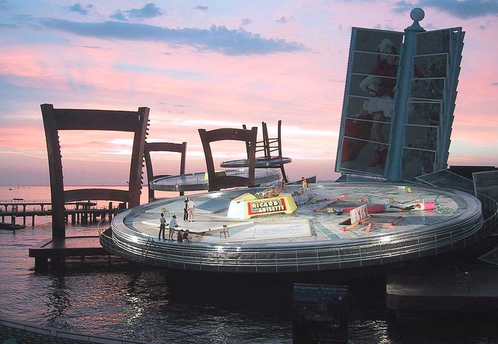 "La Bohème" auf der grössten Seebühne der Welt - Probenbeginn bei den Bregenzer Festspielen für die Premiere am 18. Juli.