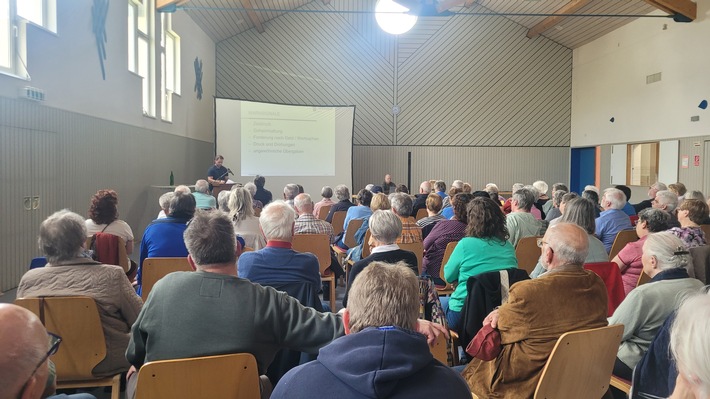 POL-PDTR: Präventionsveranstaltung der Kriminalinspektion Idar-Oberstein zum Thema "Schockanrufe" stößt erneut auf große Resonanz