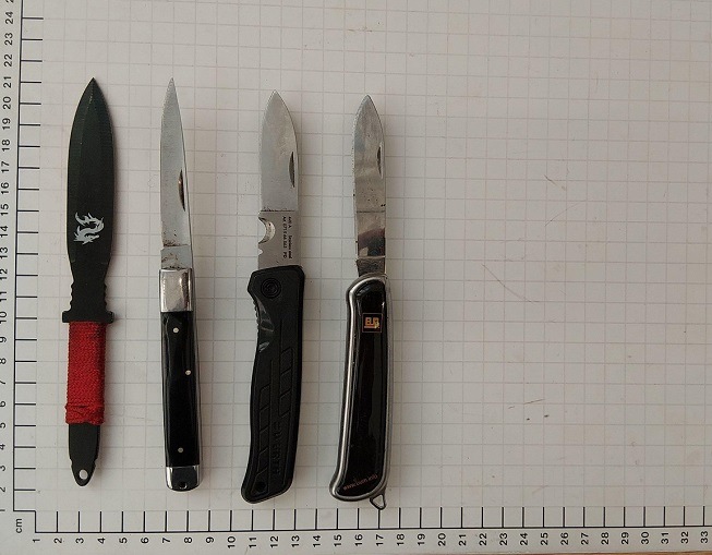 BPOL NRW: Hauptbahnhof Hamm - Bundespolizei stellt mehrere Messer sicher