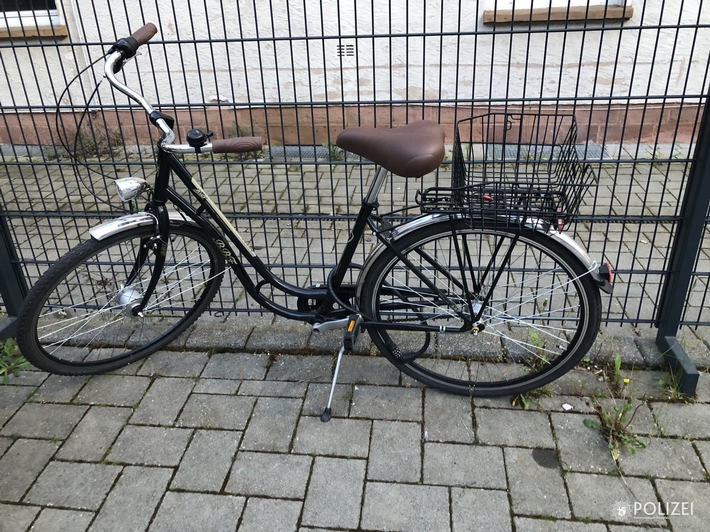 POL-PPWP: Bauzaun gestohlen - Fahrrad gefunden