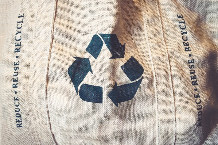 Gemeinsam den Kreislauf schließen: Textilrecycling im europäischen Schulterschluss