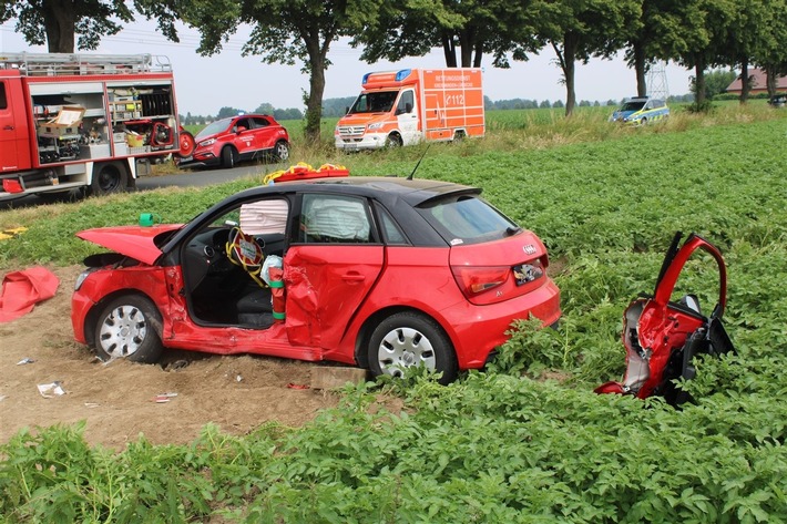 POL-MI: Drei Personen bei Verkehrsunfall in Hille verletzt