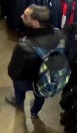 POL-BN: Foto-Fahndung: Räuberischer Diebstahl in der City - Unbekannter entwendete zwei Jacken und bedrohte Angestellten