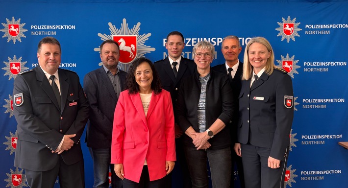 POL-NOM: Führungswechsel und neue Wege: Polizeikommissariate Uslar und Bad Gandersheim unter neuer Führung - Dienststelle in Bad Gandersheim vor Umzug in moderne Liegenschaft