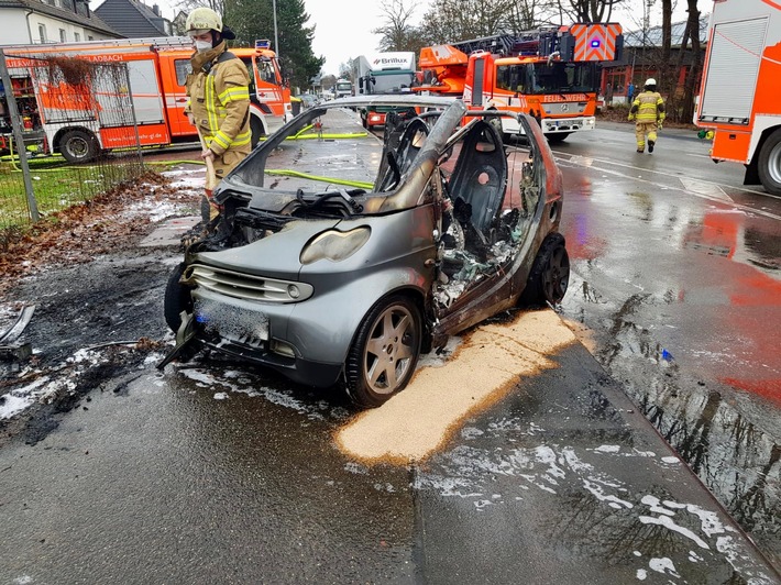 FW-GL: Drei Paralleleinsätze am Vormittag für die Feuerwehr Bergisch Gladbach