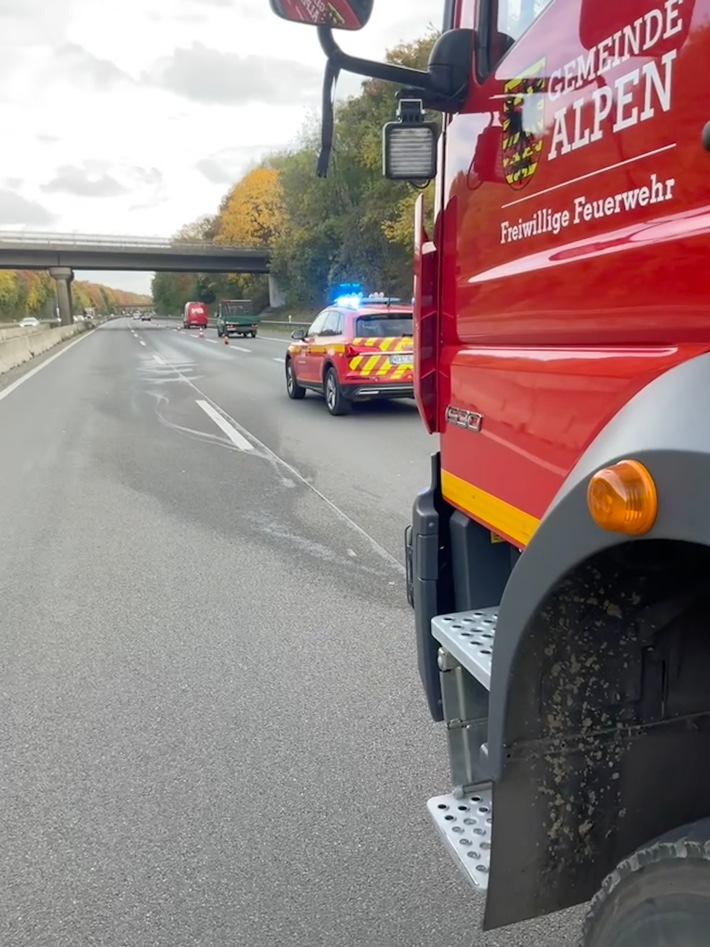 FW Alpen: Ölspur auf der A57