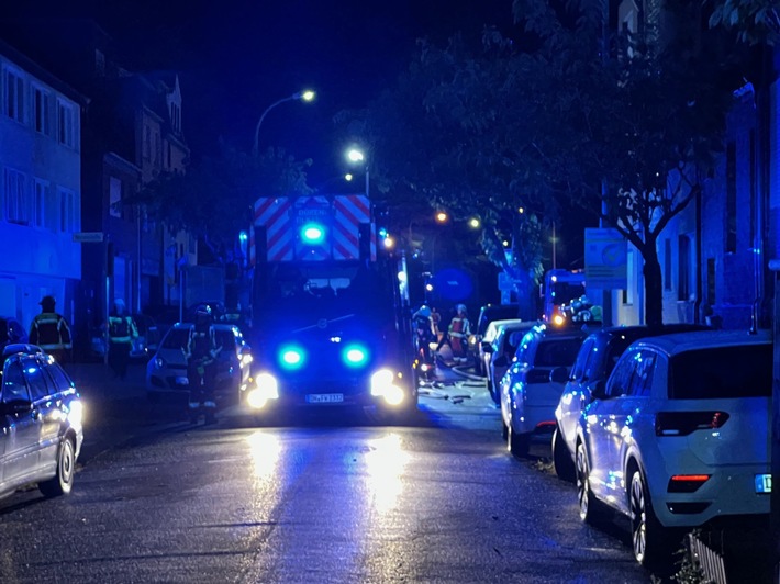 FW Düren: Wohnungsbrand in Birkesdorf in der Nacht - Mehrere Bewohner gerettet