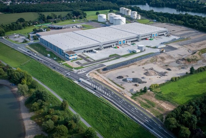 Ericsson vorkonfiguriert Campusnetze für die Industrie in Duisburger Supply Hub