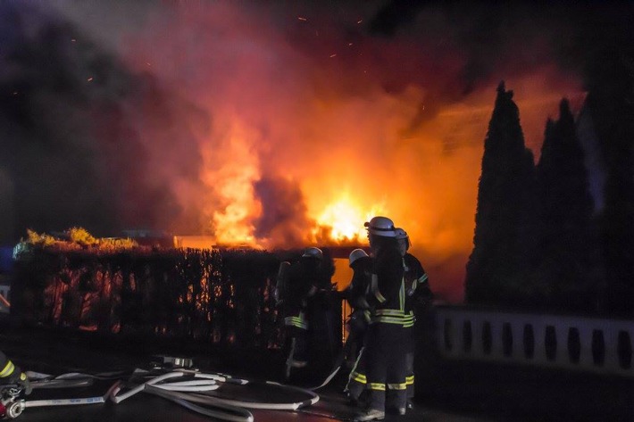 POL-HM: Brandausbruch in einem unbewohnten Einfamilienhaus