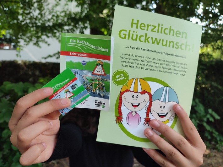 POL-NI: Nienburg/Haßbergen - Fahrradprüfung für die Viertklässler der Grundschule in Haßbergen (Teil 6)