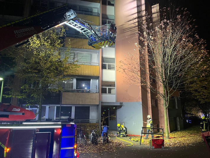 FW-OB: Brand in einem Fahrstuhlschacht