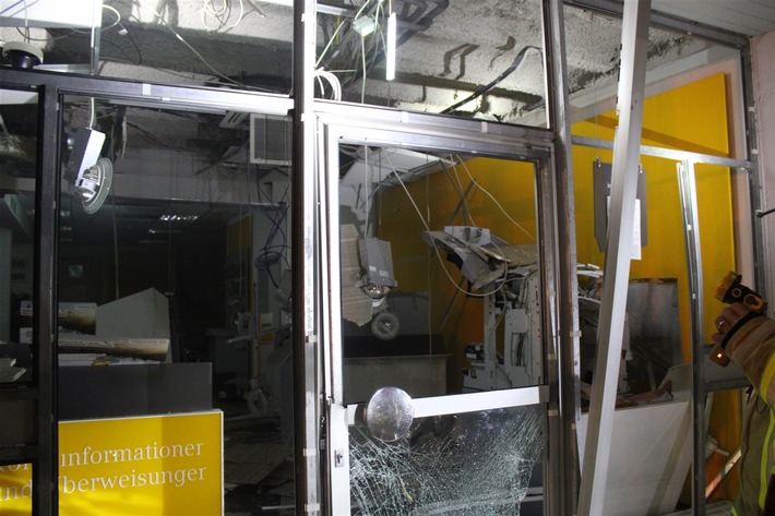 POL-DU: Hochemmerich: Geldautomat gesprengt und geflüchtet - Zeugen gesucht!