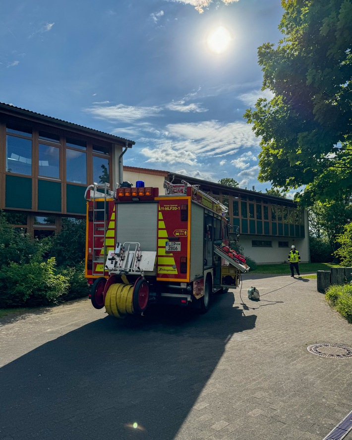 FW-DT: Brand in Grundschule