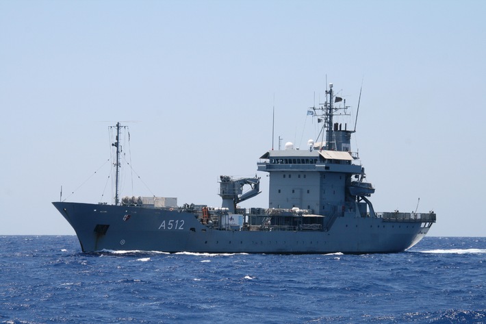 Deutsche Marine übernimmt Führung über NATO-Verband im Mittelmeer (BILD)
