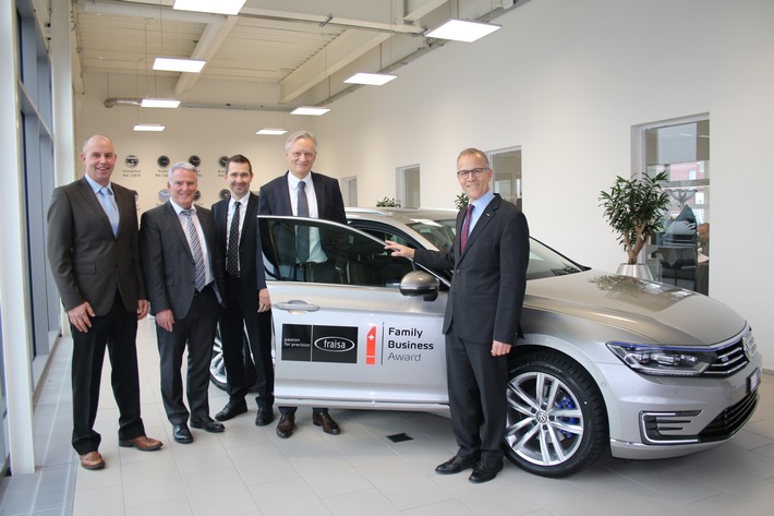 Remise du prix au gagnant du Family Business Award 2016