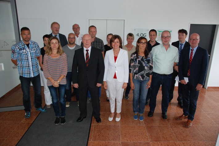 POL-PPTR: Ministerpräsidentin Malu Dreyer besucht die Ermittlungsgruppe Einbruchdiebstahl