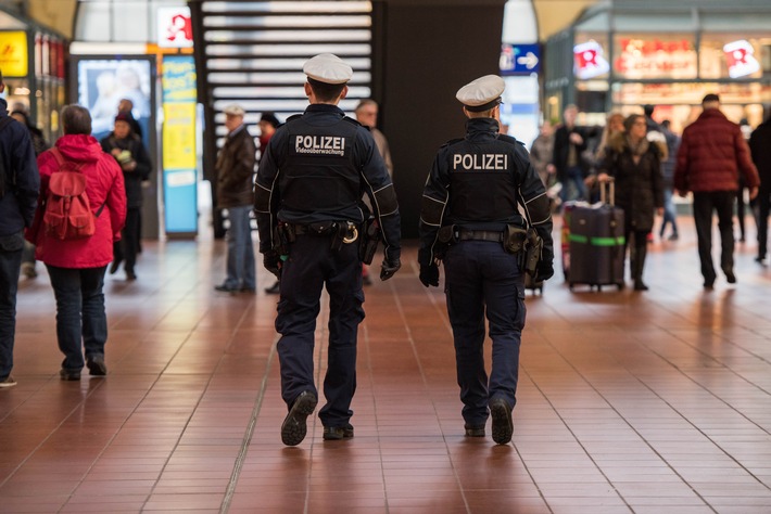BPOL-HH: Hauptbahnhof - mit über 3 Promille in der Wandelhalle - Untersuchungshaftbefehl vollstreckt