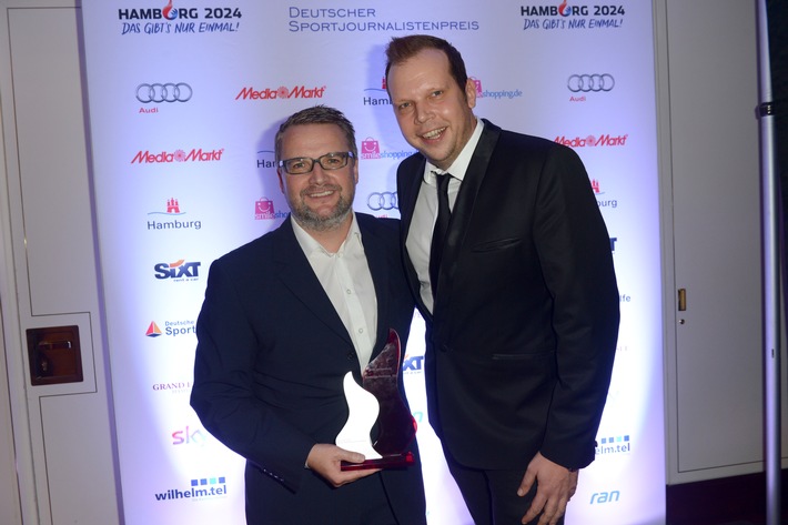 Die Sky Bundesliga-Konferenz als &quot;Beste Sportsendung&quot; beim Deutschen Sportjournalistenpreis ausgezeichnet / Burkhard Weber: &quot;Konferenz auch nach 15 Jahren noch so packend wie am ersten Tag&quot;