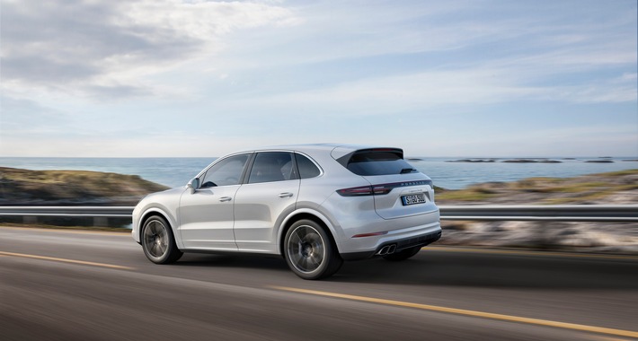 Noch mehr 911 im SUV: der neue Porsche Cayenne Turbo / Neues Topmodell der Cayenne-Baureihe mit 550 PS, aktiver Aerodynamik und Hochleistungsbremse