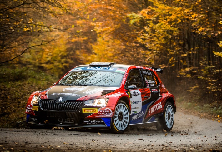 SKODA Privatier Andreas Mikkelsen gewinnt Rallye Ungarn - Oliver Solberg wird Vierter