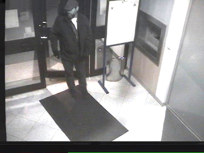 POL-PDMT: Girod/ Westerwald: Versuchter Aufbruch eines Geldautomaten im November 2019 - Polizei veröffentlicht Lichtbild des Täters ***Zeugen gesucht***