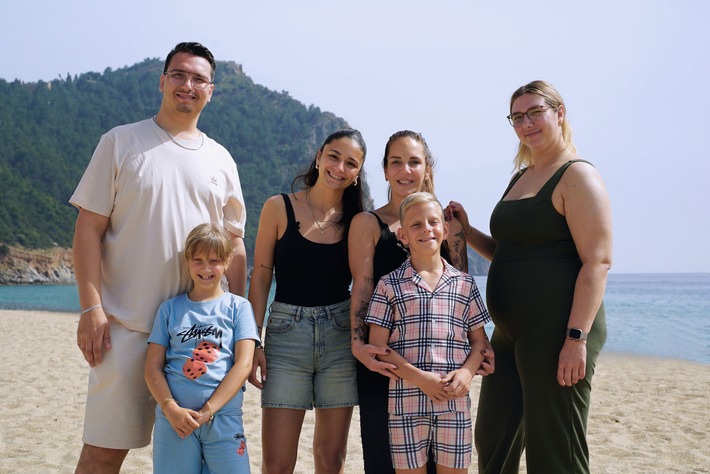Neue Folgen bei RTLZWEI "Diese Büchners - Familientrubel unter Palmen": Zwischen Umbruch, Familienchaos und Neuanfang
