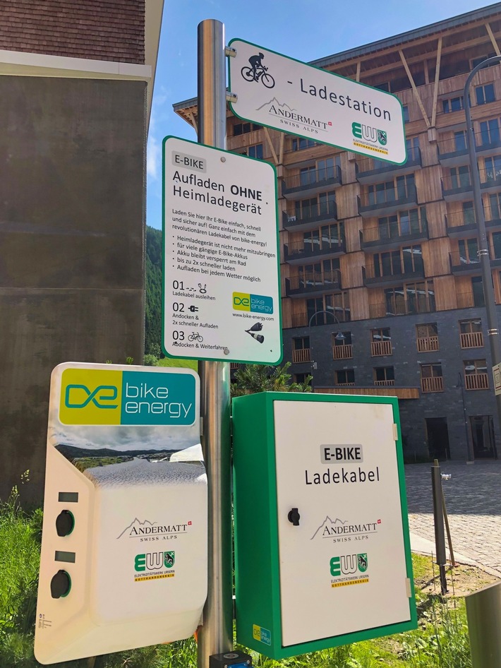 Medienmitteilung - E-Bike-Ladestation auf der Piazza Gottardo in Andermatt Reuss