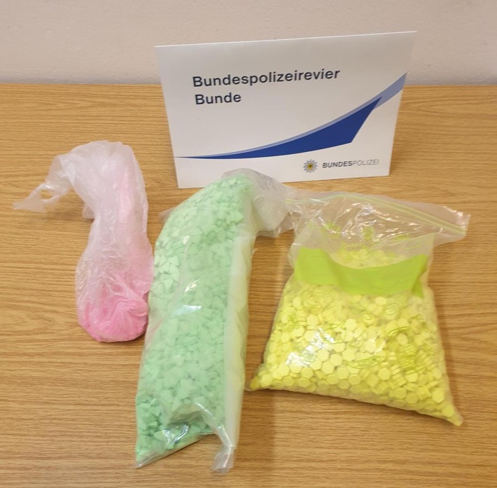 BPOL-BadBentheim: Ecstasy-Tabletten im Wert von rund 60.000 Euro beschlagnahmt / Zwei Drogenschmuggler in Untersuchungshaft