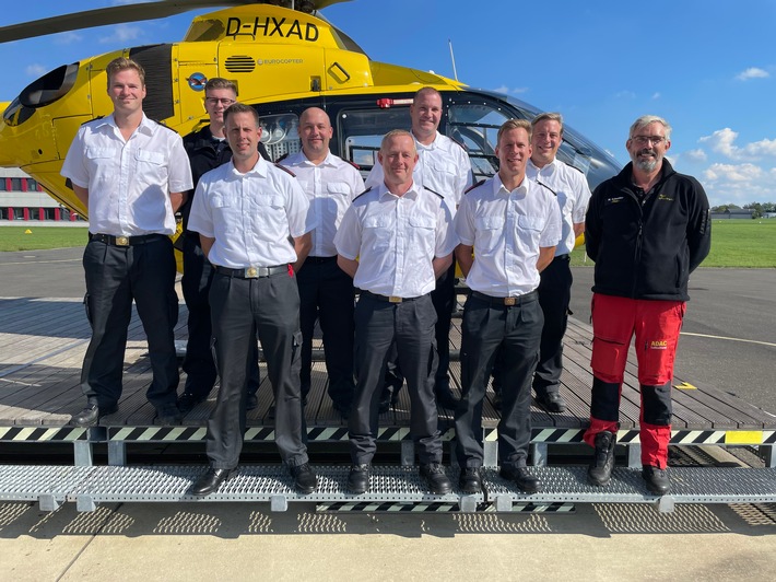 FW-MG: Die Feuerwehr Mönchengladbach zu Gast bei der Crew des Christoph Europa 1