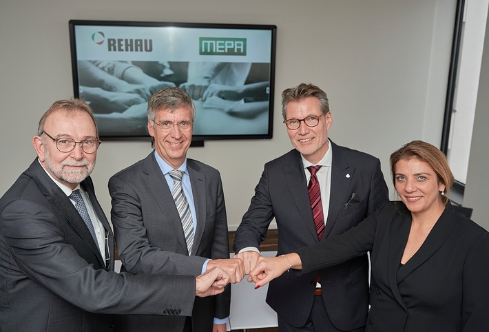 dhpg berät die MEPA - Pauli und Menden GmbH bei dem Verkauf der Gesellschafteranteile an die REHAU Group