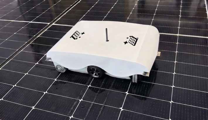 Solarreinigung und Oberflächeninspektion als Partnerservice / Stuttgarter Start-up KLINO präsentiert eigenes System mit autonomer Reinigungstechnik und Online-Bestellprozess auf der Intersolar 2026