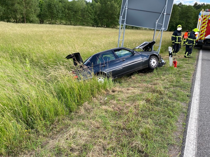 POL-PDKL: Unfallfahrerin abgelenkt